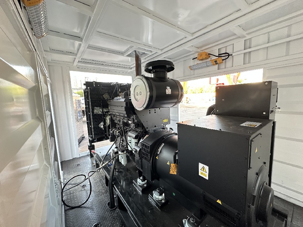 某單位4臺400KW并機項目交付現(xiàn)場