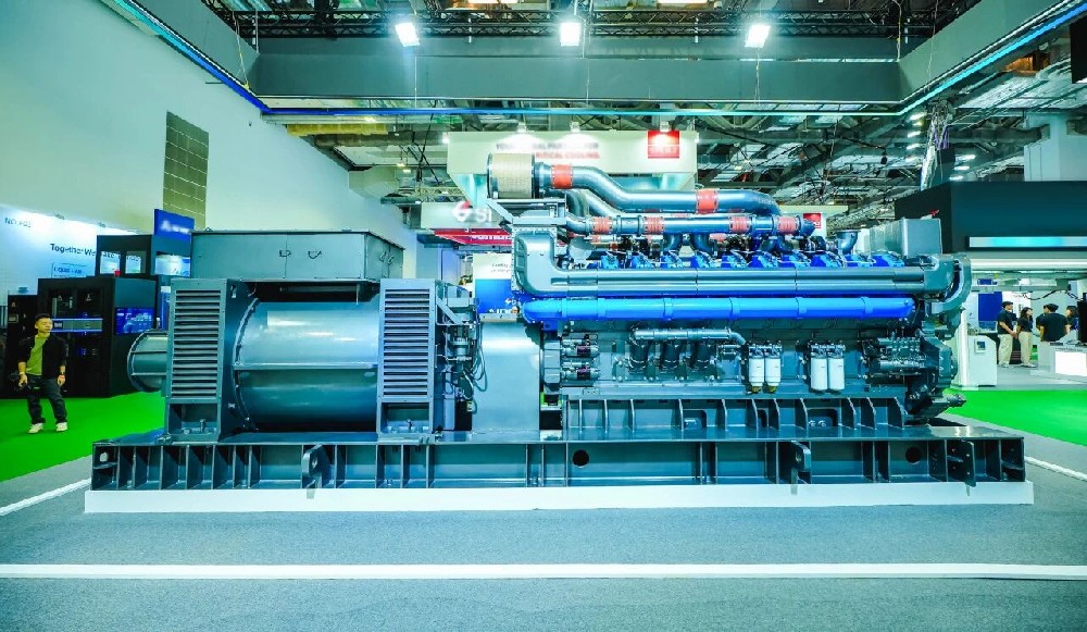 亞洲*大數(shù)據(jù)中心展，濰柴“巨無霸”產(chǎn)品亮相